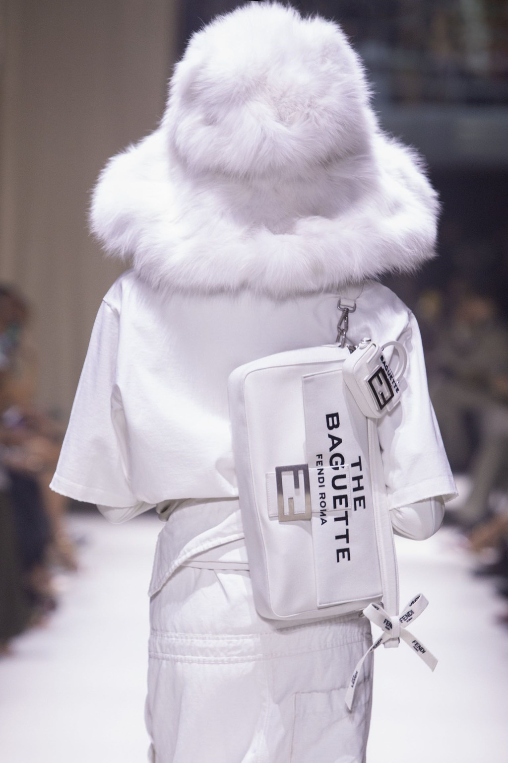 品牌與Marc Jacobs聯乘的系列亦於時裝騷上展出。